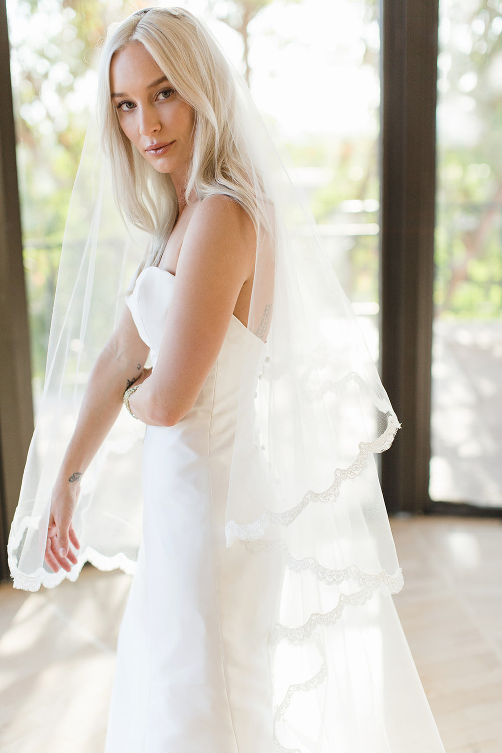 Elizabeth Johns Estelle Veil